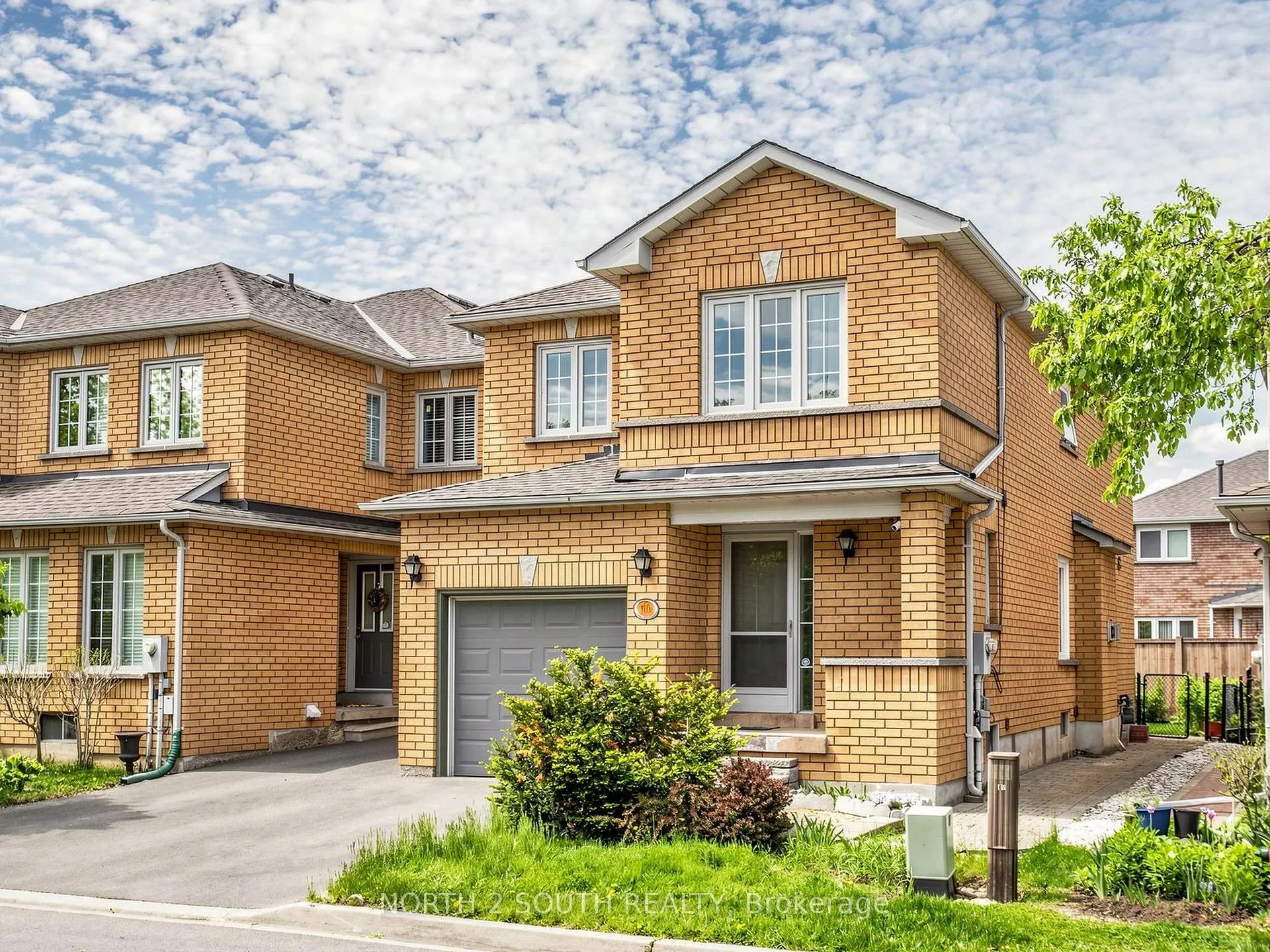 Photo 2 of Unit 94, 109 Pinedale Gate, Vaughan, East Woodbridge — HOMEH