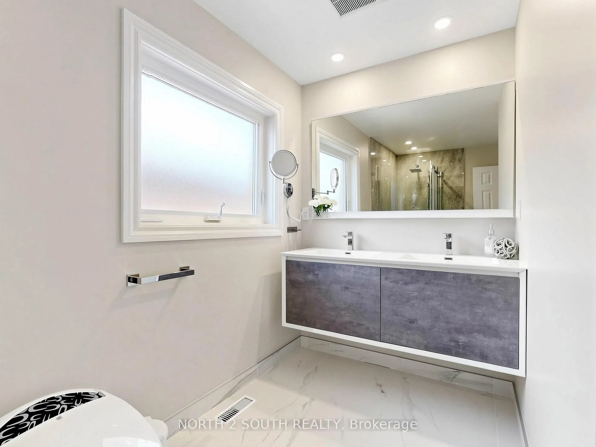 Photo 20 of Unit 94, 109 Pinedale Gate, Vaughan, East Woodbridge — HOMEH