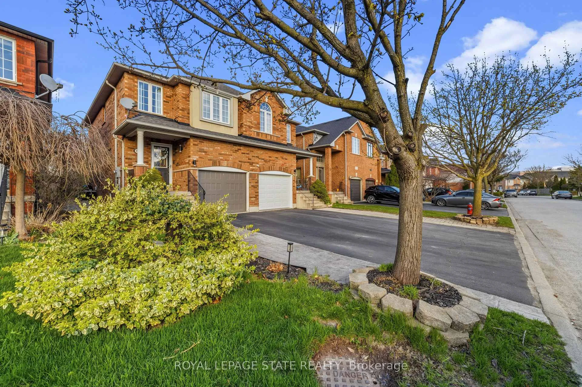 Photo 2 of 1795 Creek Way, Burlington, Uptown — HOMEH