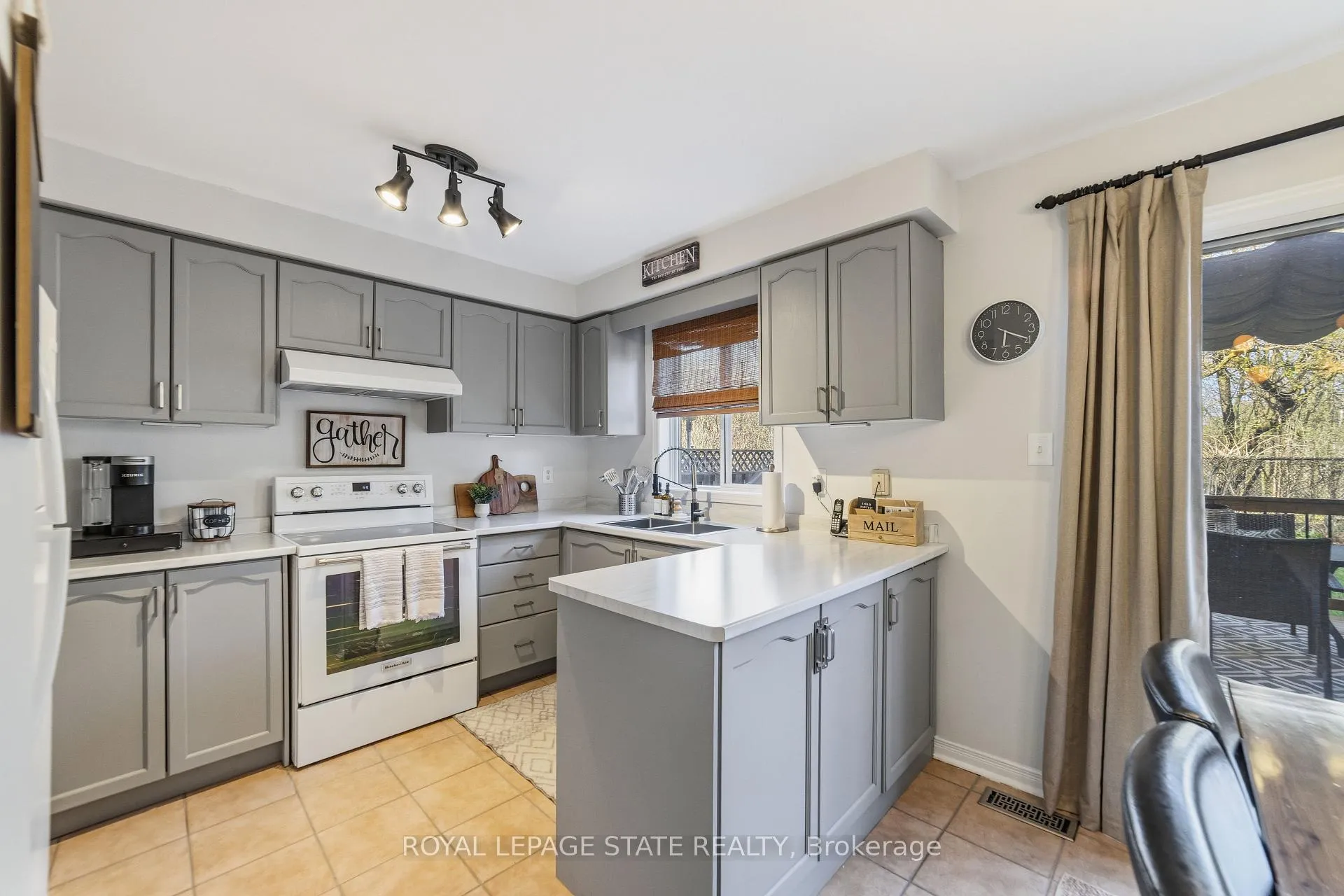 Photo 10 of 1795 Creek Way, Burlington, Uptown — HOMEH