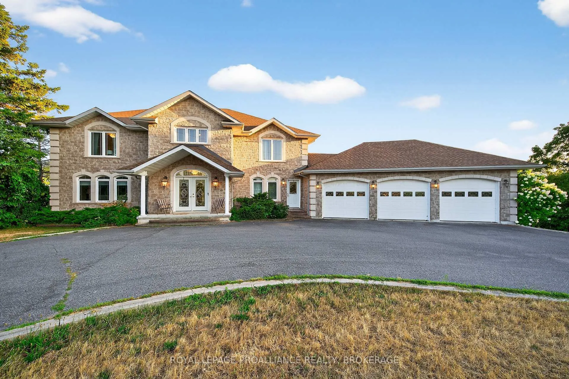 Photo 2 of 4734 Lakeside Lane, Loyalist, Lennox and Addington - South — HOMEH