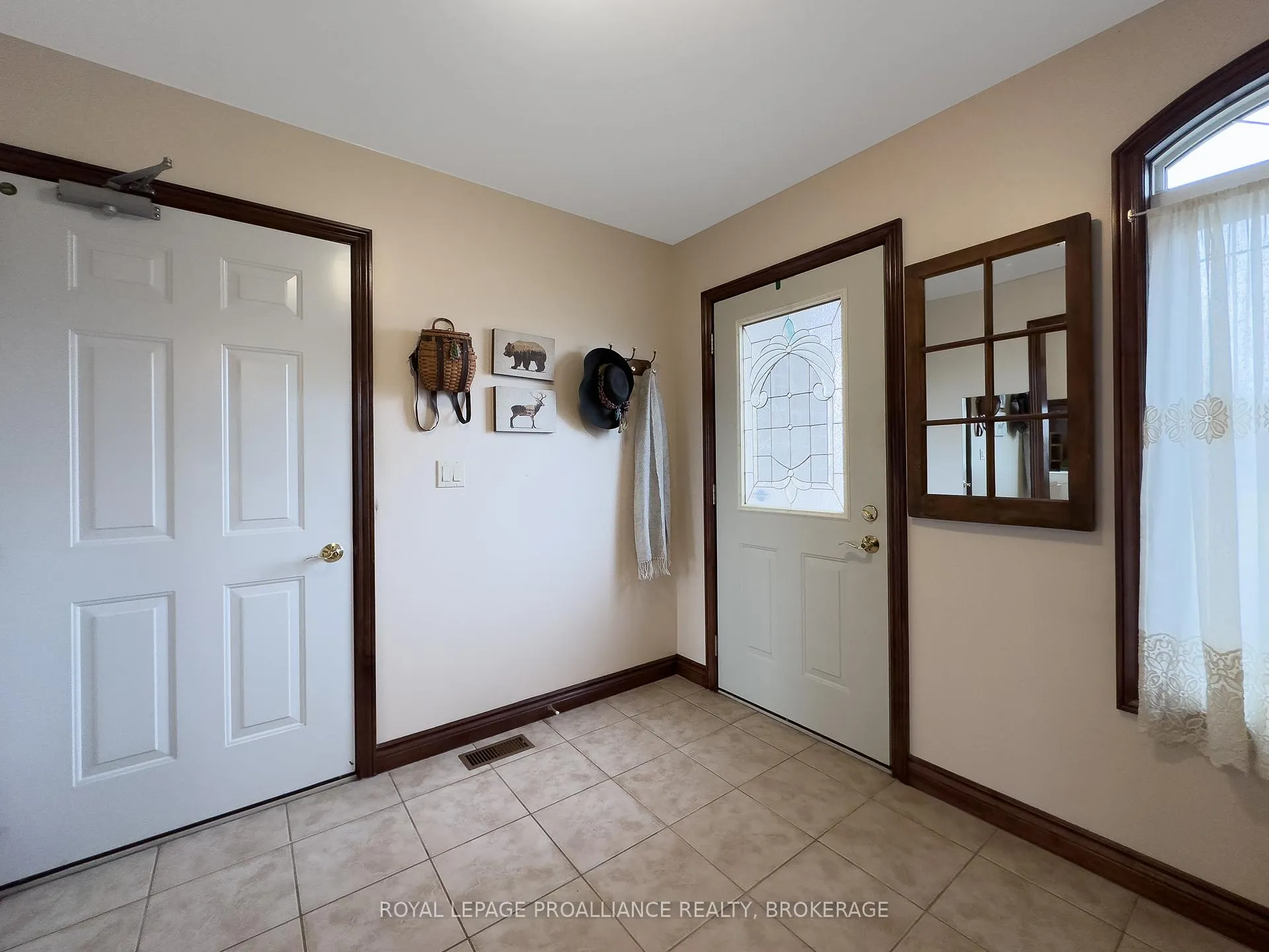 Photo 20 of 4734 Lakeside Lane, Loyalist, Lennox and Addington - South — HOMEH