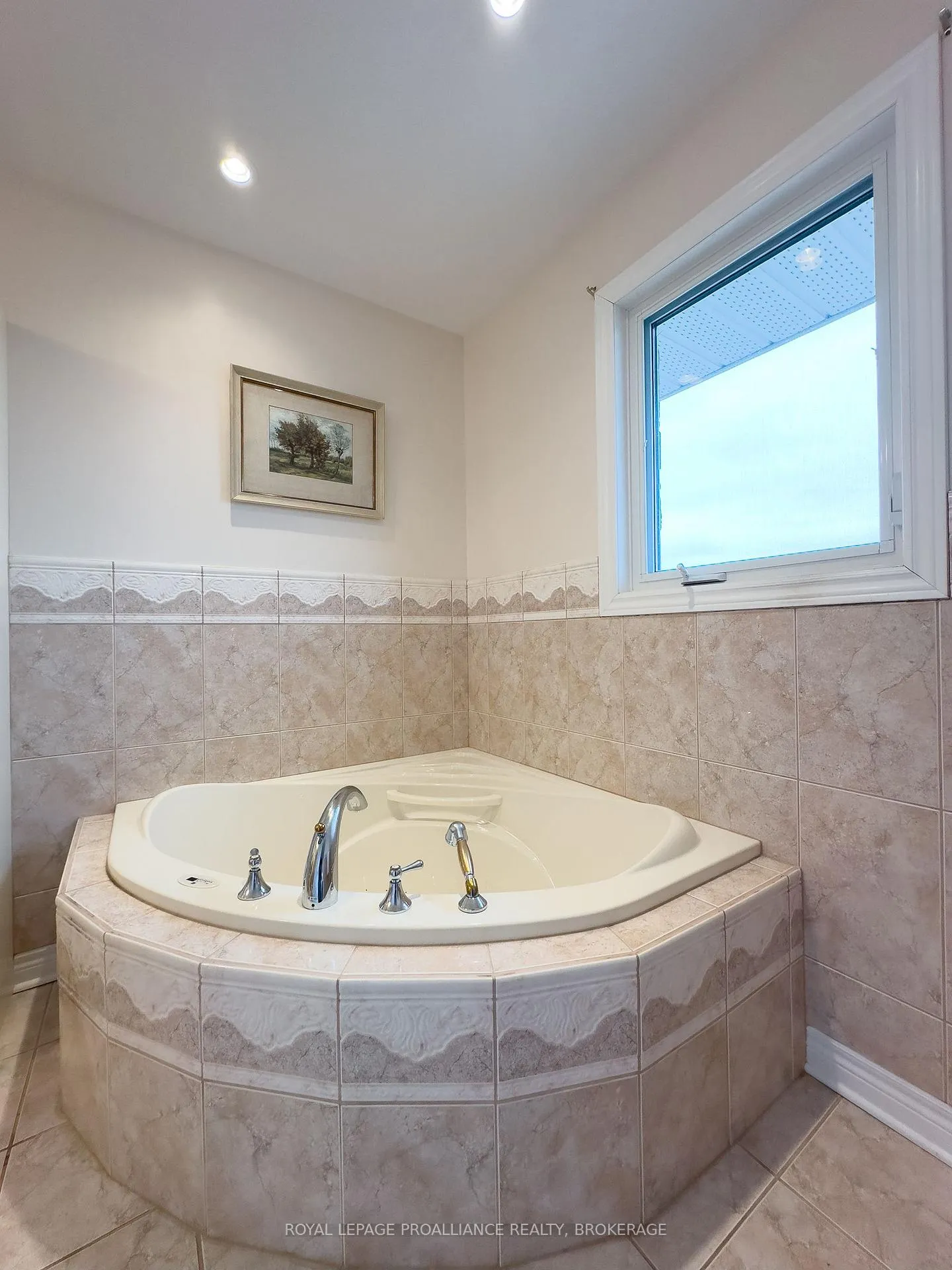 Photo 25 of 4734 Lakeside Lane, Loyalist, Lennox and Addington - South — HOMEH