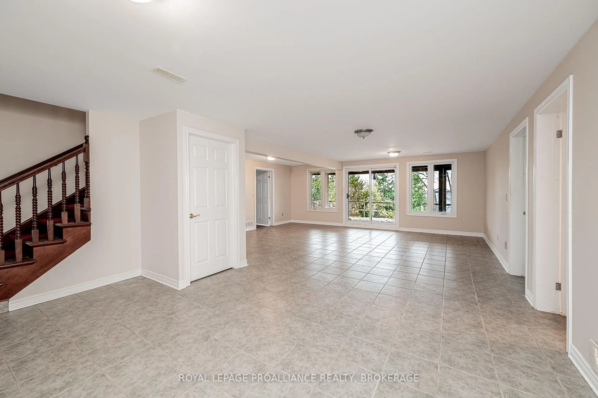 Photo 34 of 4734 Lakeside Lane, Loyalist, Lennox and Addington - South — HOMEH