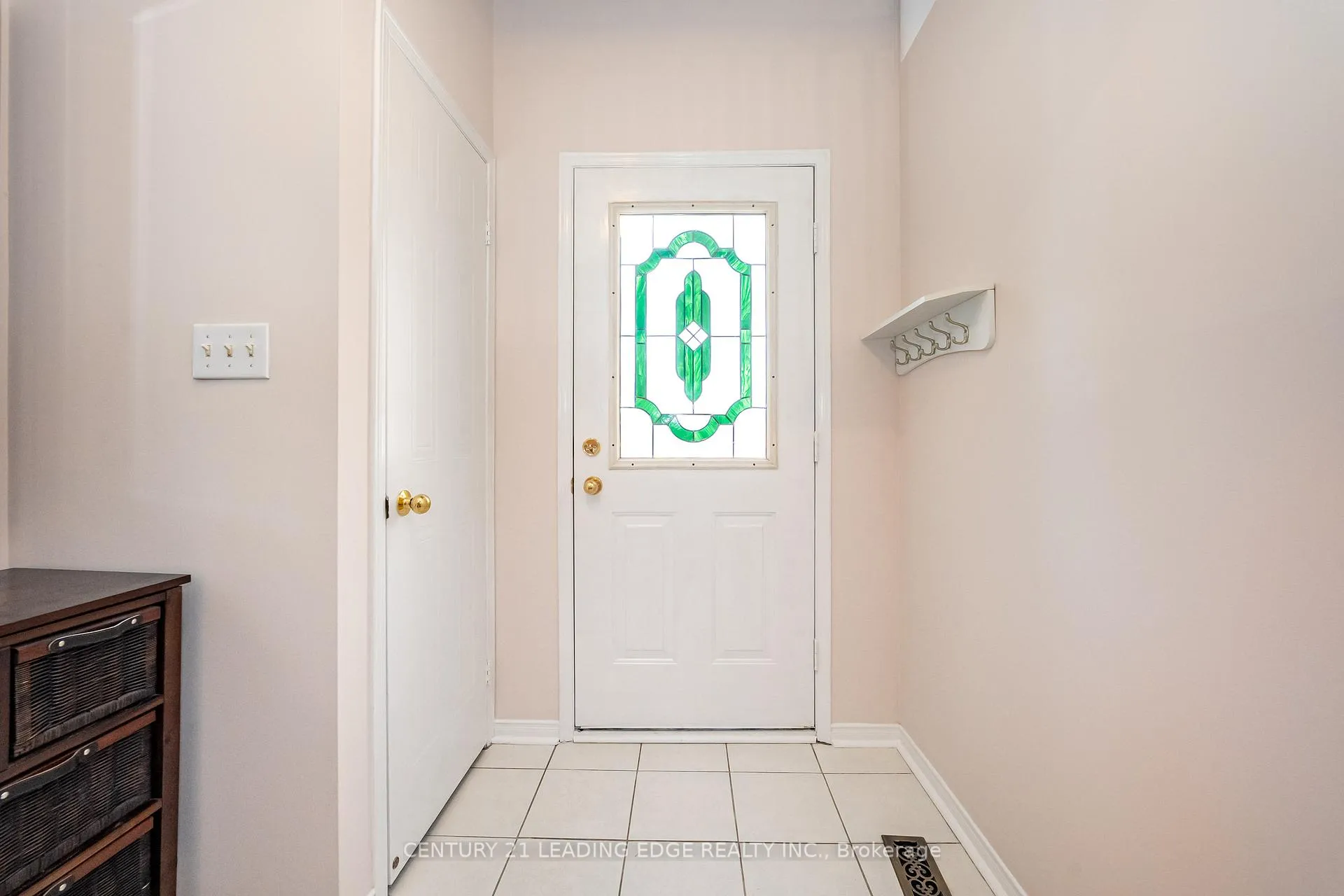 Photo 8 of 308 Sparrow Circle, Pickering, Highbush — HOMEH