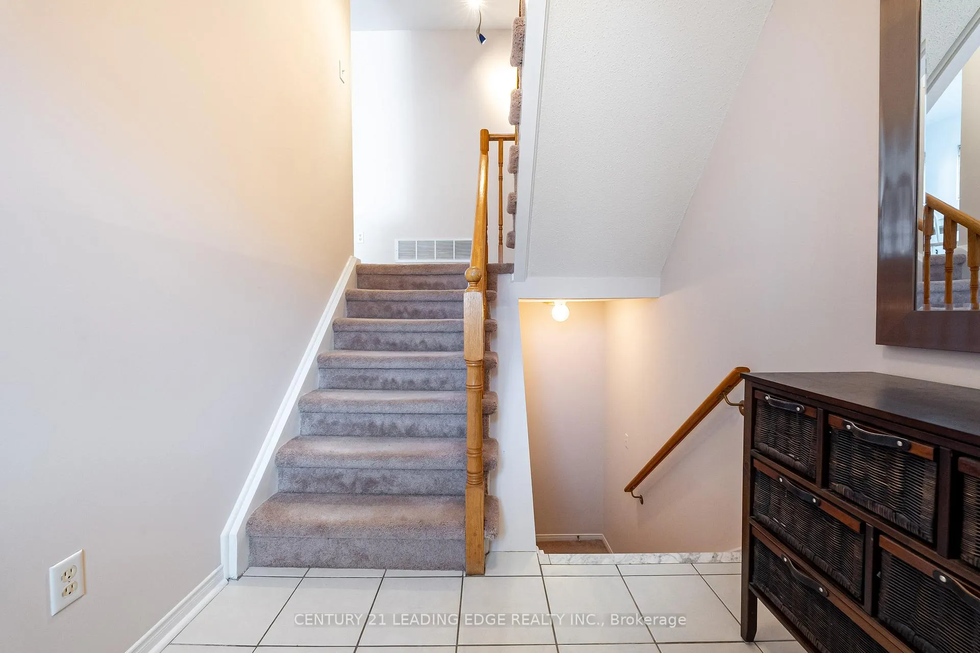 Photo 9 of 308 Sparrow Circle, Pickering, Highbush — HOMEH