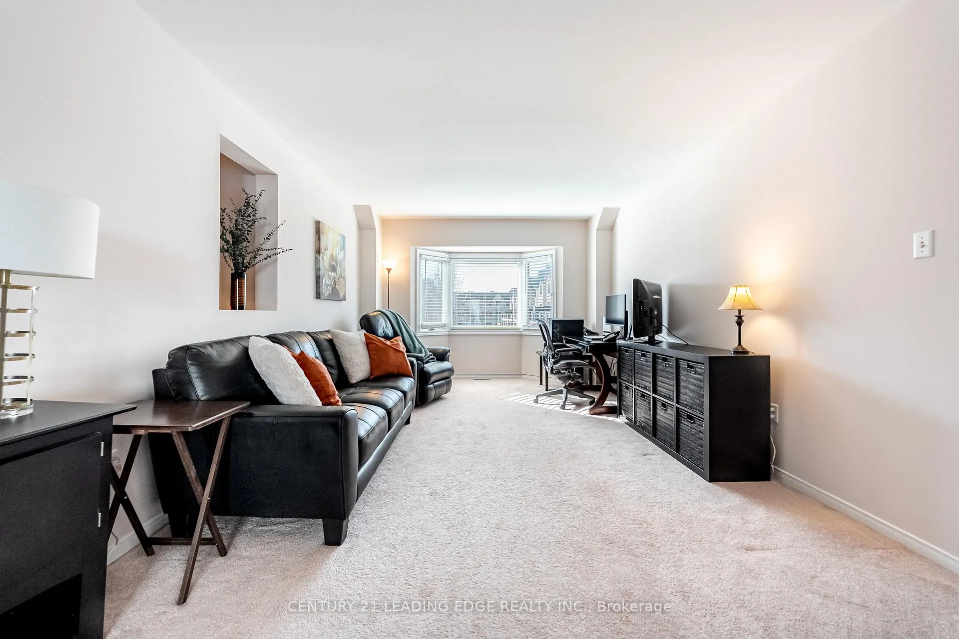 Photo 10 of 308 Sparrow Circle, Pickering, Highbush — HOMEH