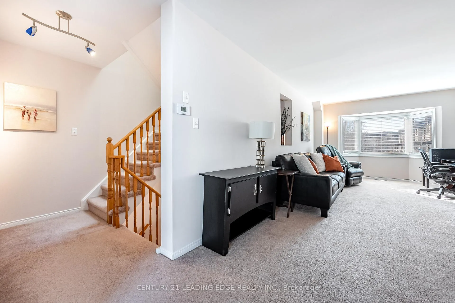 Photo 11 of 308 Sparrow Circle, Pickering, Highbush — HOMEH