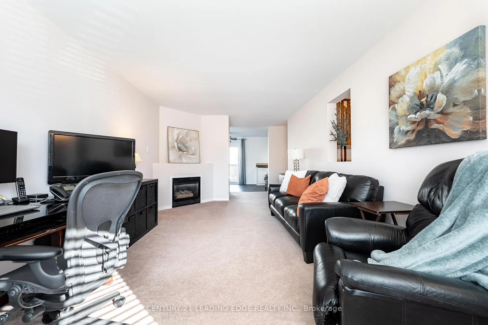 Photo 12 of 308 Sparrow Circle, Pickering, Highbush — HOMEH