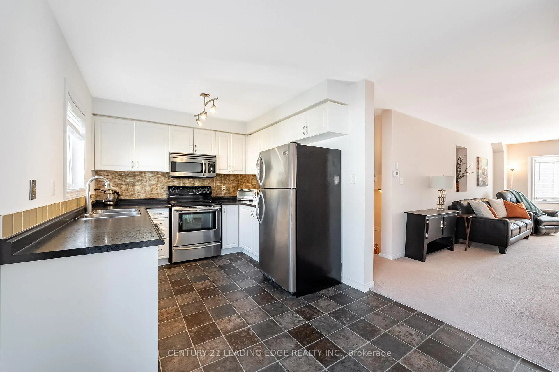 Photo 18 of 308 Sparrow Circle, Pickering, Highbush — HOMEH