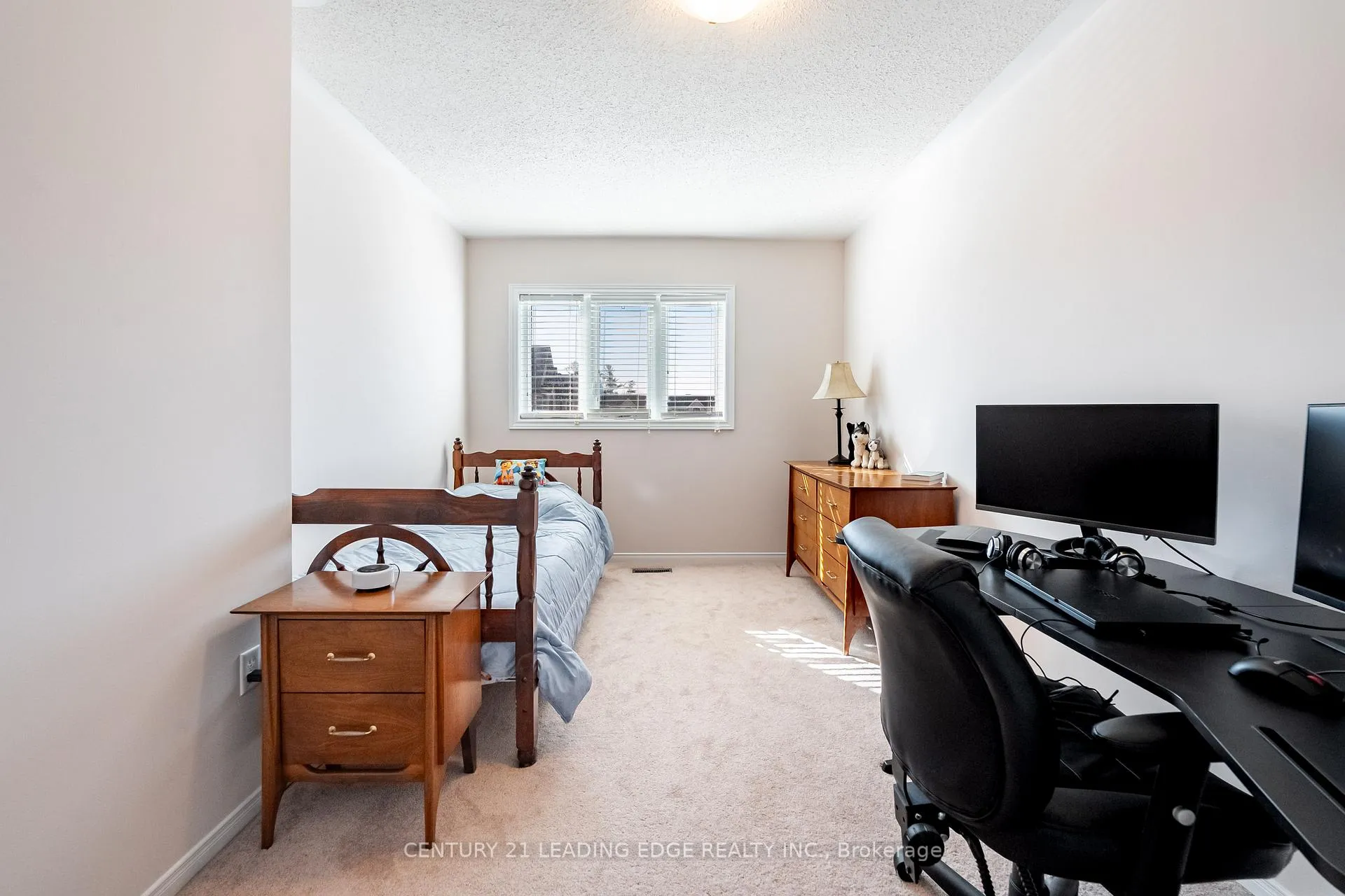 Photo 31 of 308 Sparrow Circle, Pickering, Highbush — HOMEH