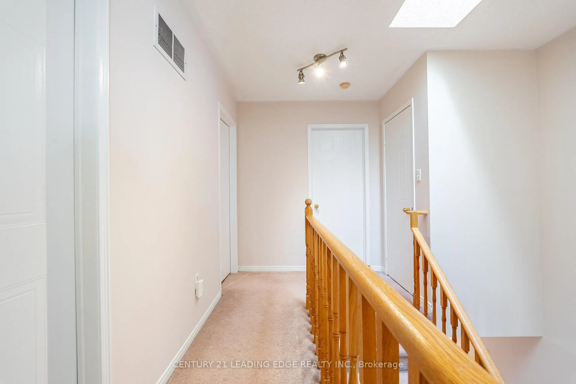 Photo 35 of 308 Sparrow Circle, Pickering, Highbush — HOMEH