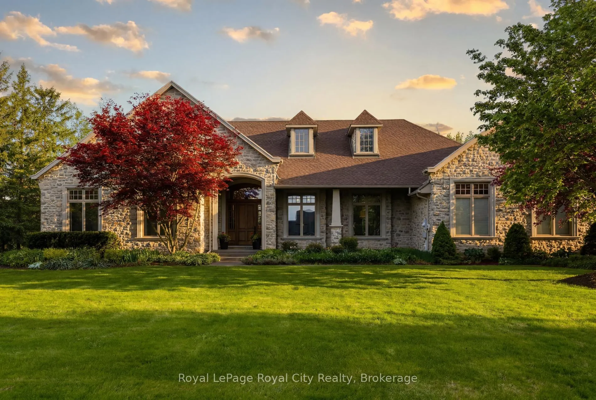 Photo 1 of 54 Bridle Path, Puslinch, Rural Puslinch East — HOMEH