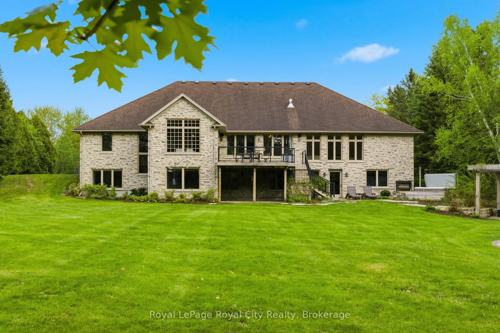 Photo 40 of 54 Bridle Path, Puslinch, Rural Puslinch East — HOMEH