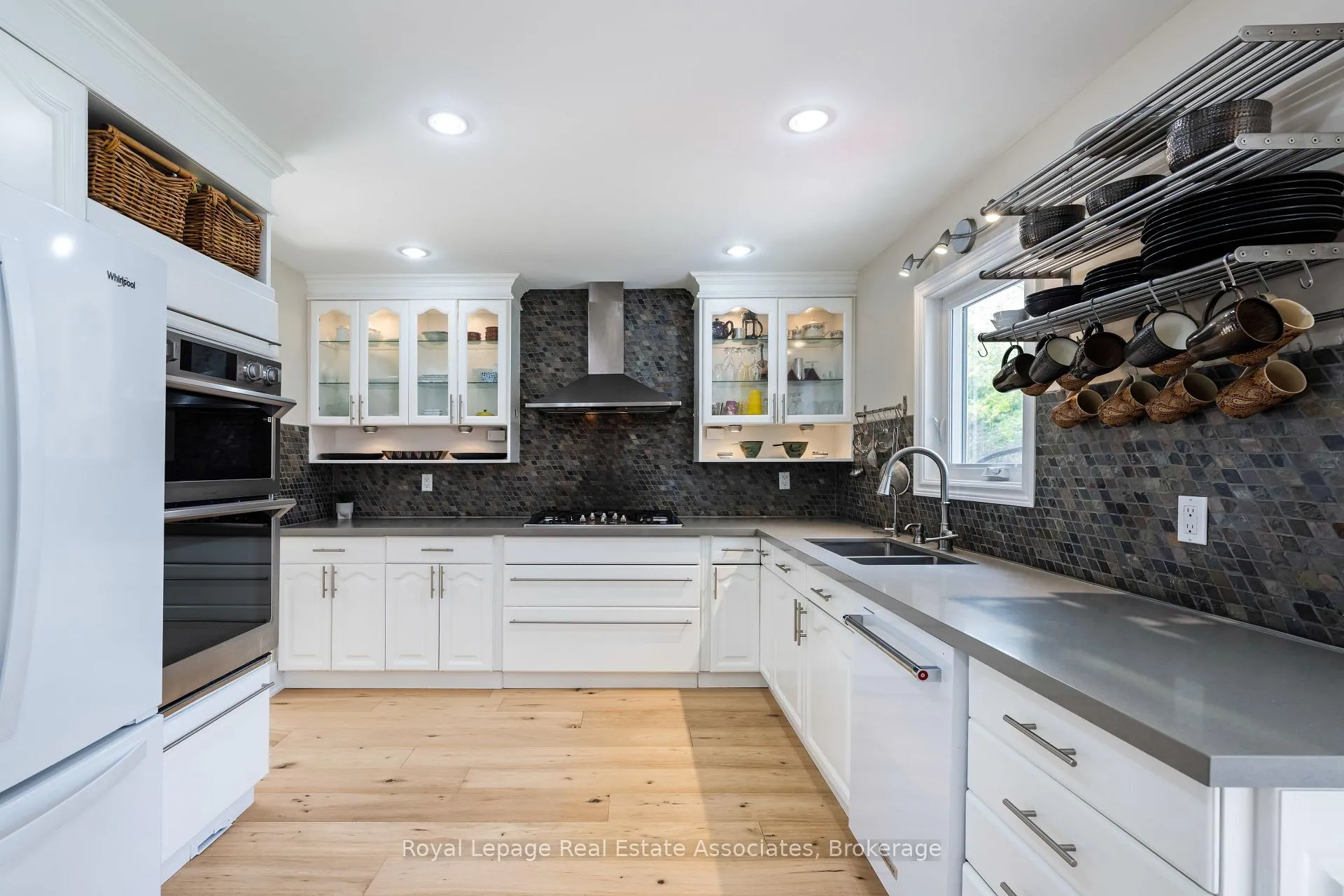 Photo 13 of 7 Nixon Crescent, Halton Hills, Georgetown — HOMEH