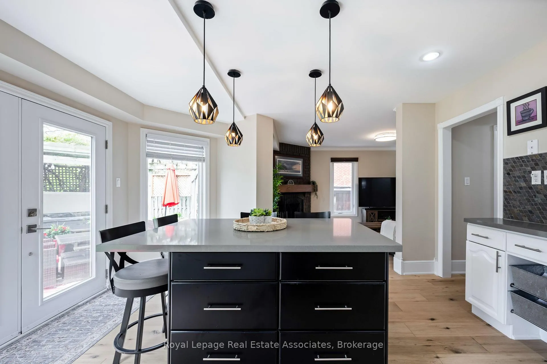 Photo 15 of 7 Nixon Crescent, Halton Hills, Georgetown — HOMEH