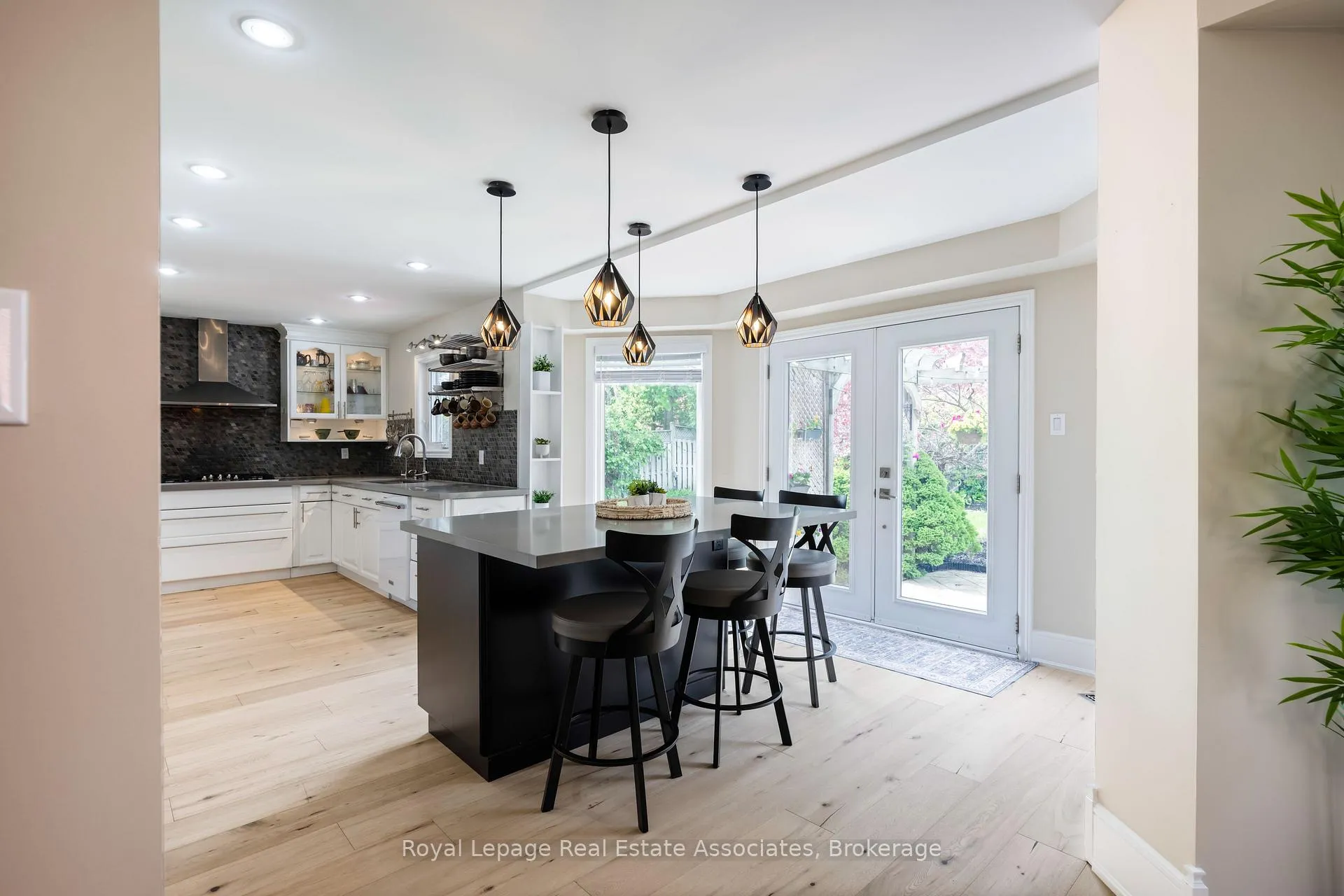 Photo 16 of 7 Nixon Crescent, Halton Hills, Georgetown — HOMEH