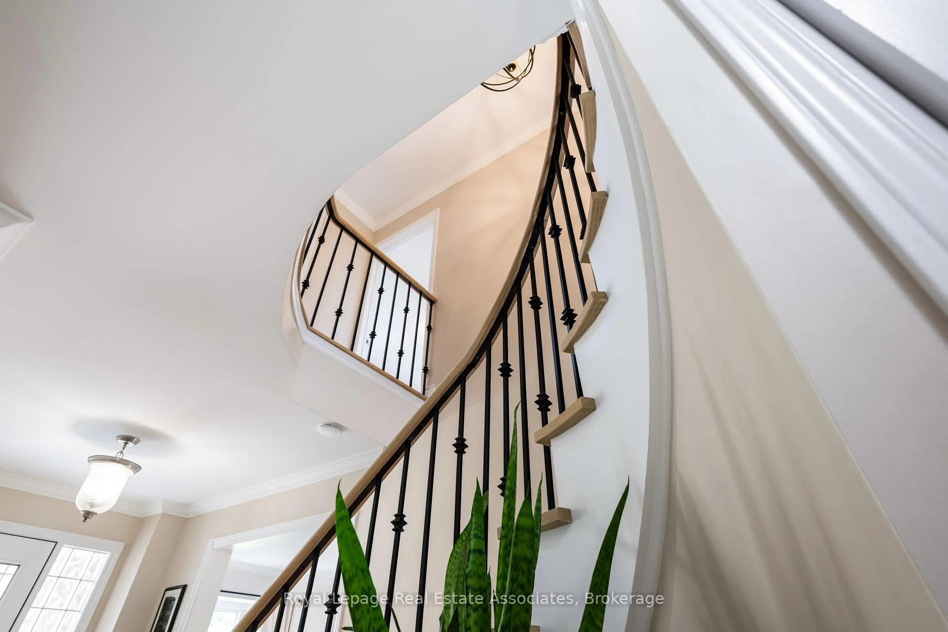 Photo 21 of 7 Nixon Crescent, Halton Hills, Georgetown — HOMEH