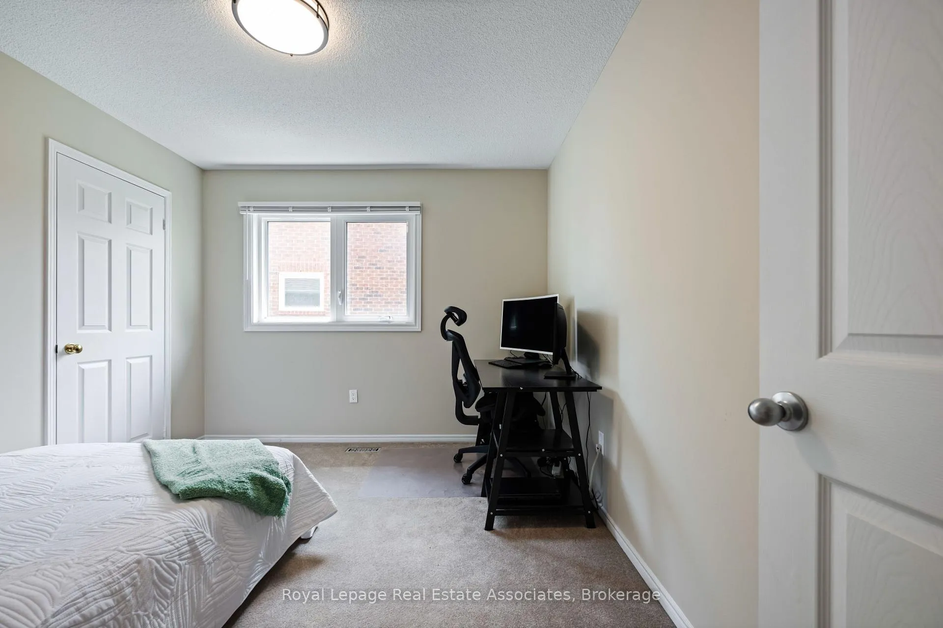 Photo 24 of 7 Nixon Crescent, Halton Hills, Georgetown — HOMEH
