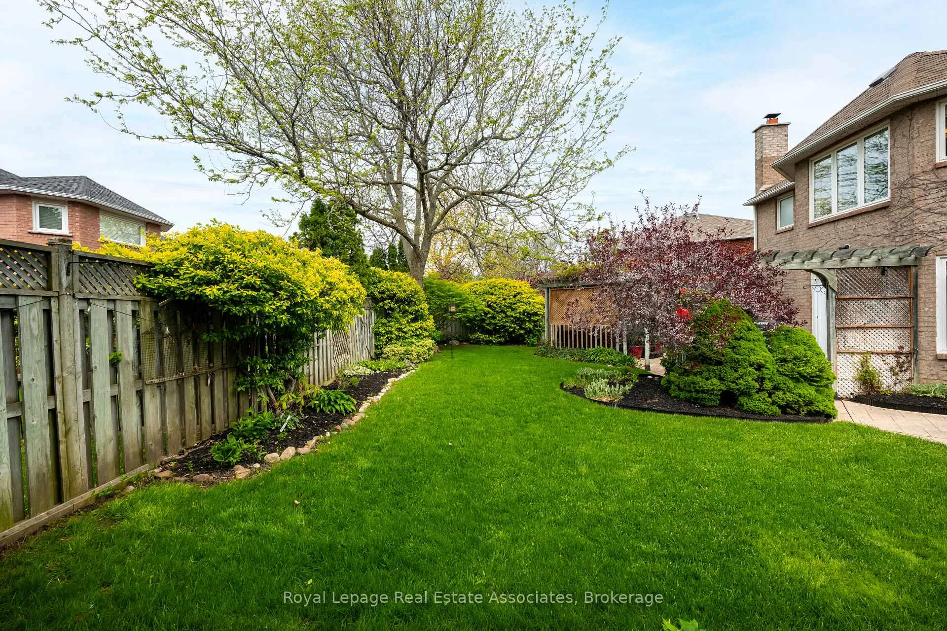 Photo 47 of 7 Nixon Crescent, Halton Hills, Georgetown — HOMEH
