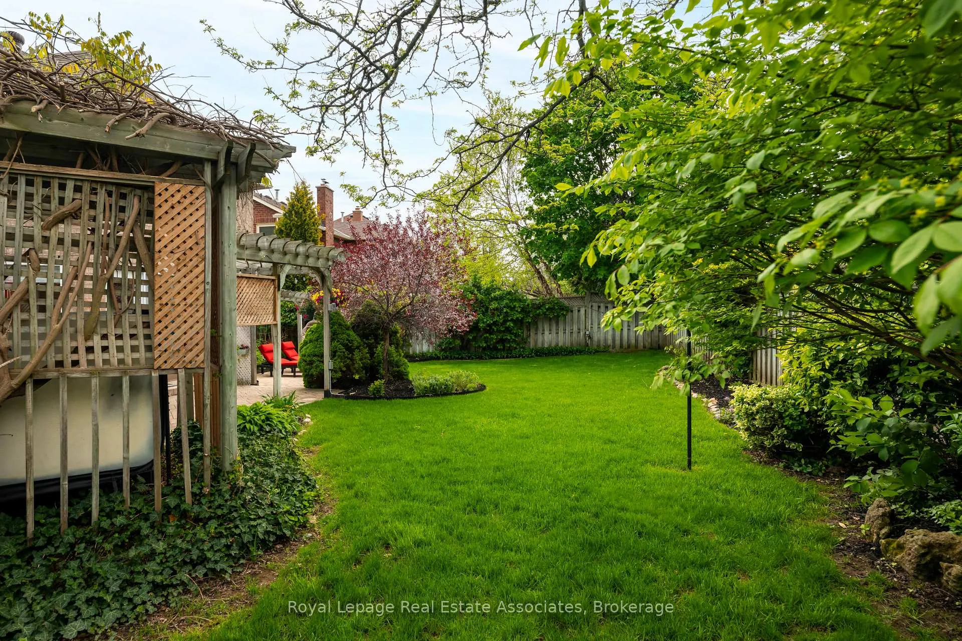 Photo 48 of 7 Nixon Crescent, Halton Hills, Georgetown — HOMEH
