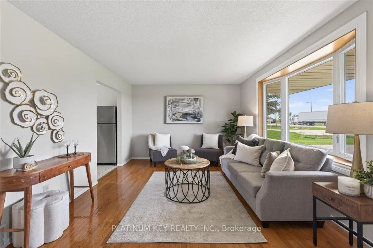 Photo 5 of 6460 Longwoods Road, Strathroy-Caradoc, Melbourne — HOMEH