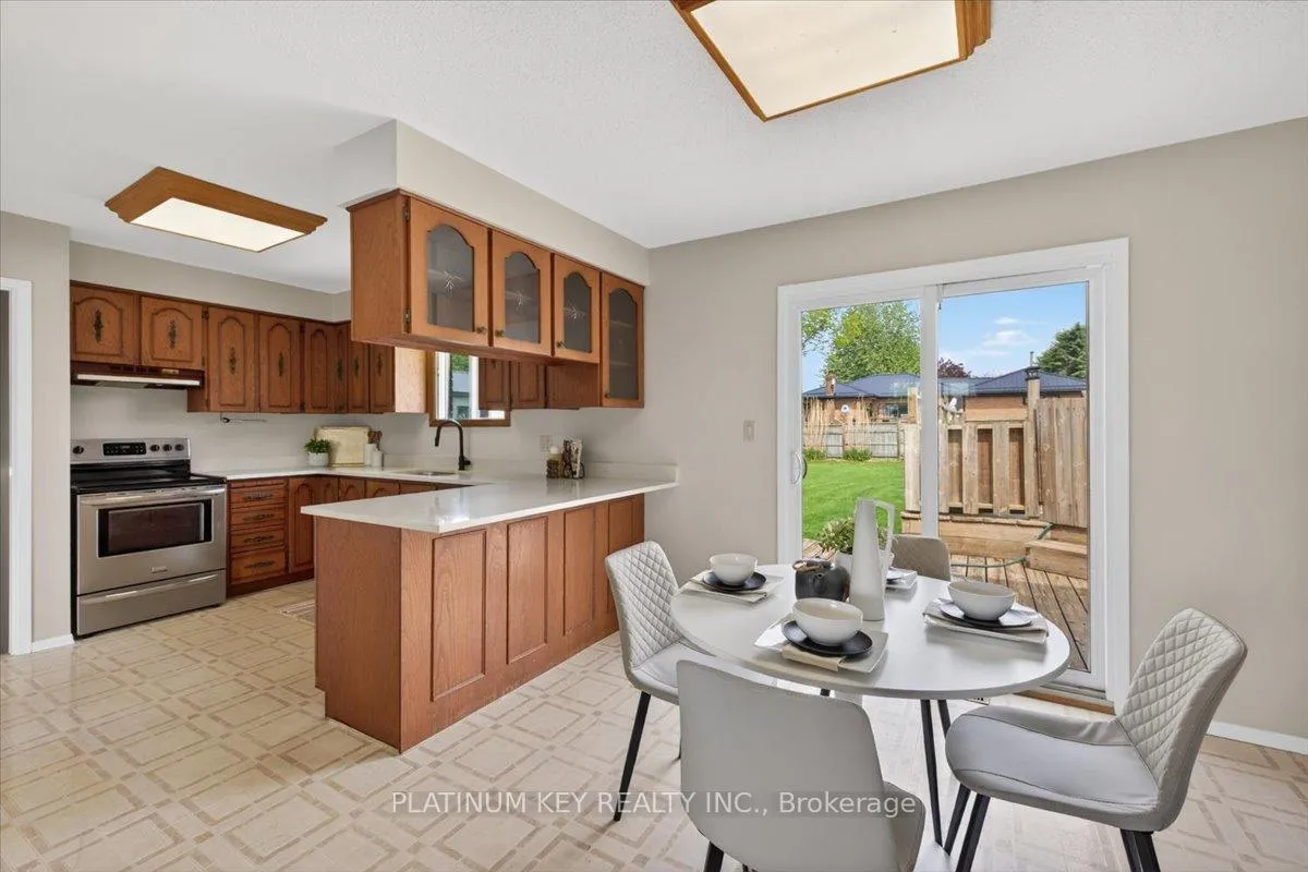 Photo 8 of 6460 Longwoods Road, Strathroy-Caradoc, Melbourne — HOMEH