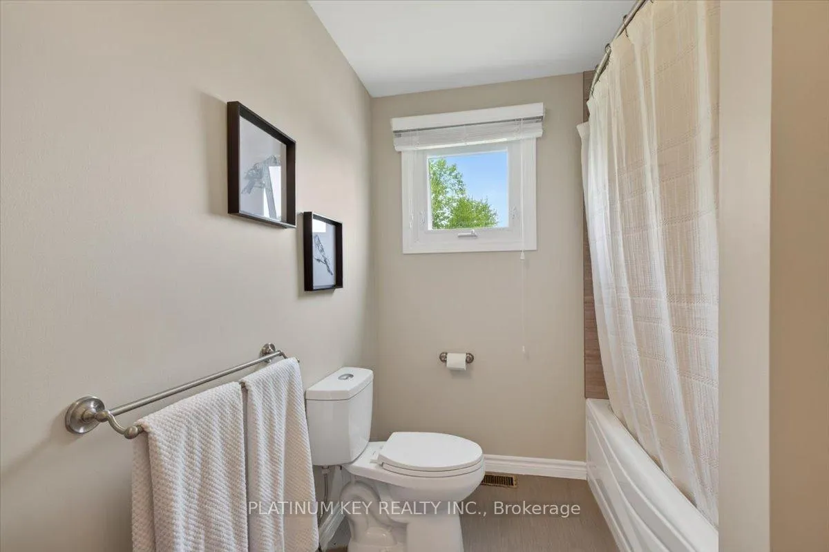 Photo 14 of 6460 Longwoods Road, Strathroy-Caradoc, Melbourne — HOMEH