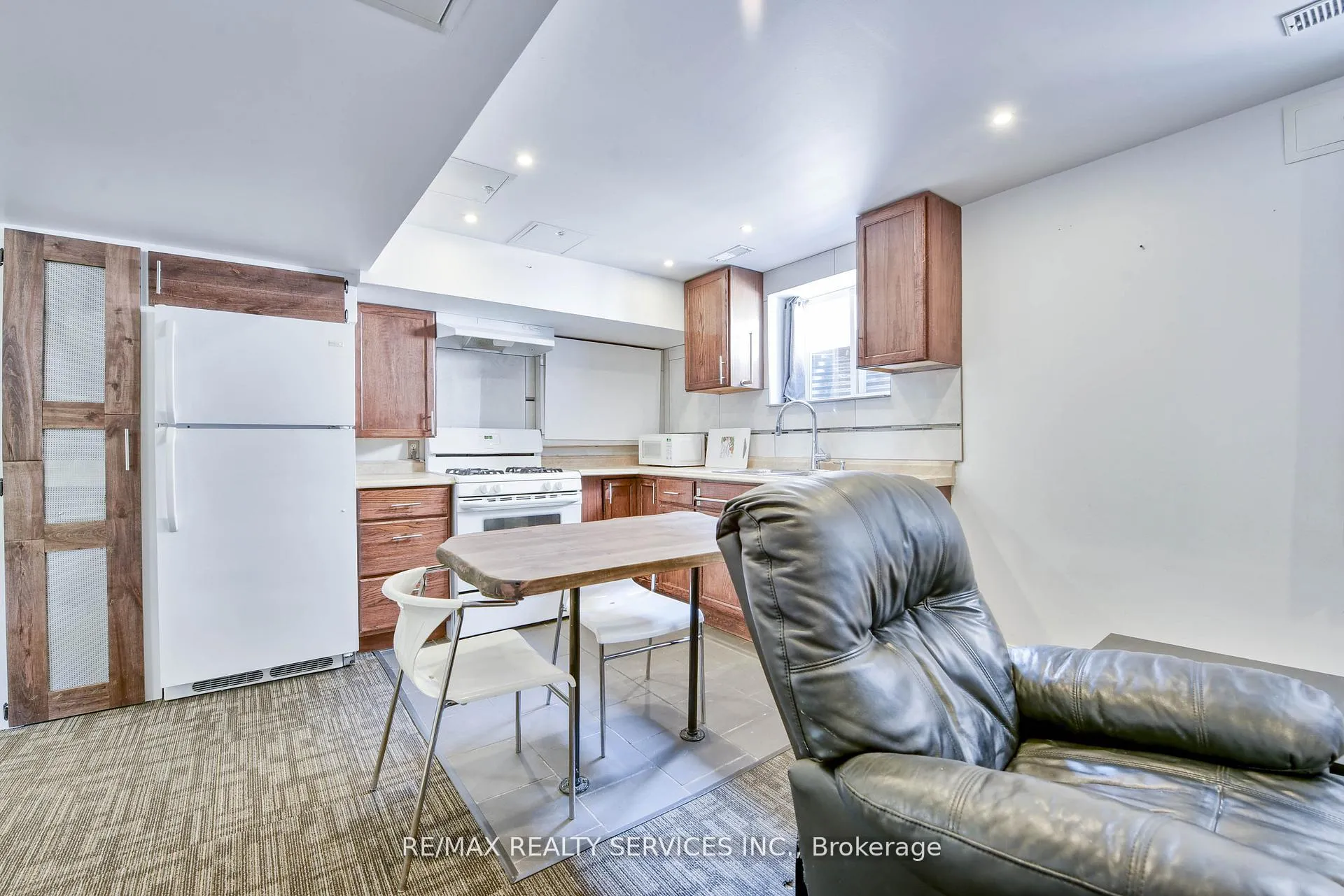Photo 37 of 23 Windermere Court, Brampton, Northwood Park — HOMEH