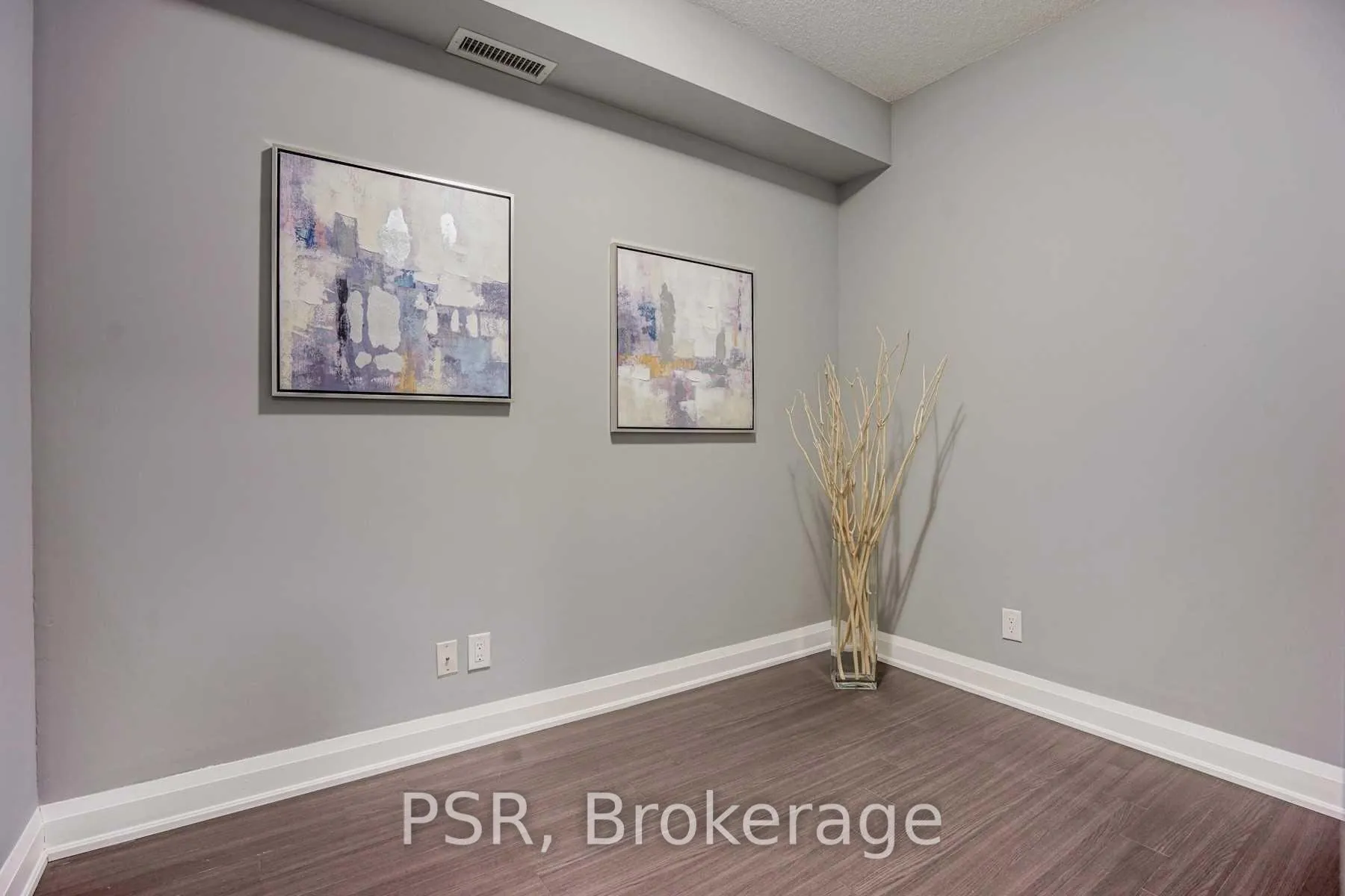 Photo 9 of Unit 605, 8228 Birchmount Street, Markham, Unionville — HOMEH