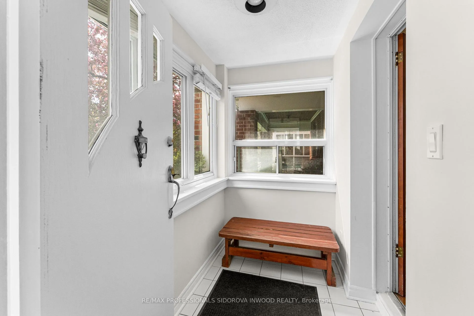 Photo 5 of 580 Willard Avenue, Toronto, Runnymede-Bloor West Village — HOMEH