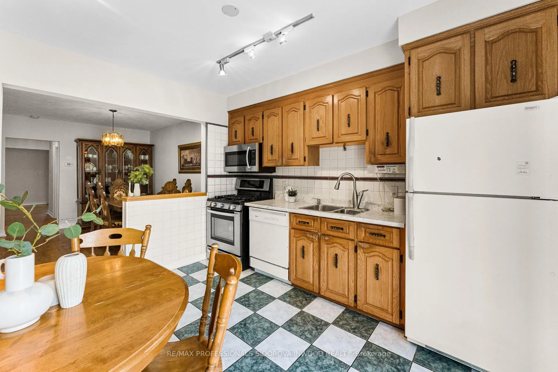 Photo 18 of 580 Willard Avenue, Toronto, Runnymede-Bloor West Village — HOMEH