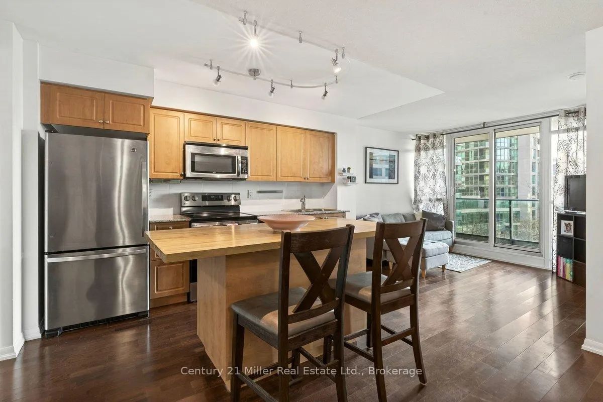 Photo 7 of Unit 562, 209 Fort York Boulevard, Toronto, Niagara — HOMEH