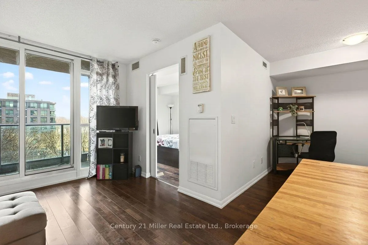Photo 8 of Unit 562, 209 Fort York Boulevard, Toronto, Niagara — HOMEH
