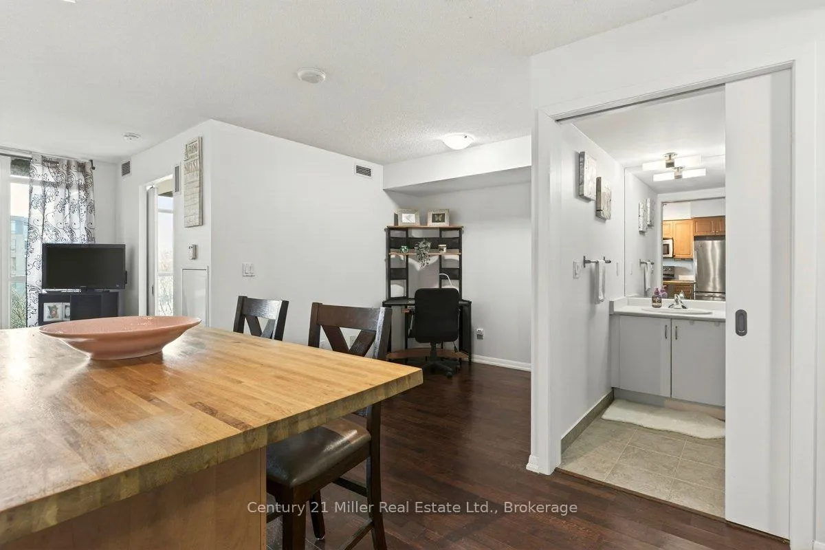 Photo 9 of Unit 562, 209 Fort York Boulevard, Toronto, Niagara — HOMEH