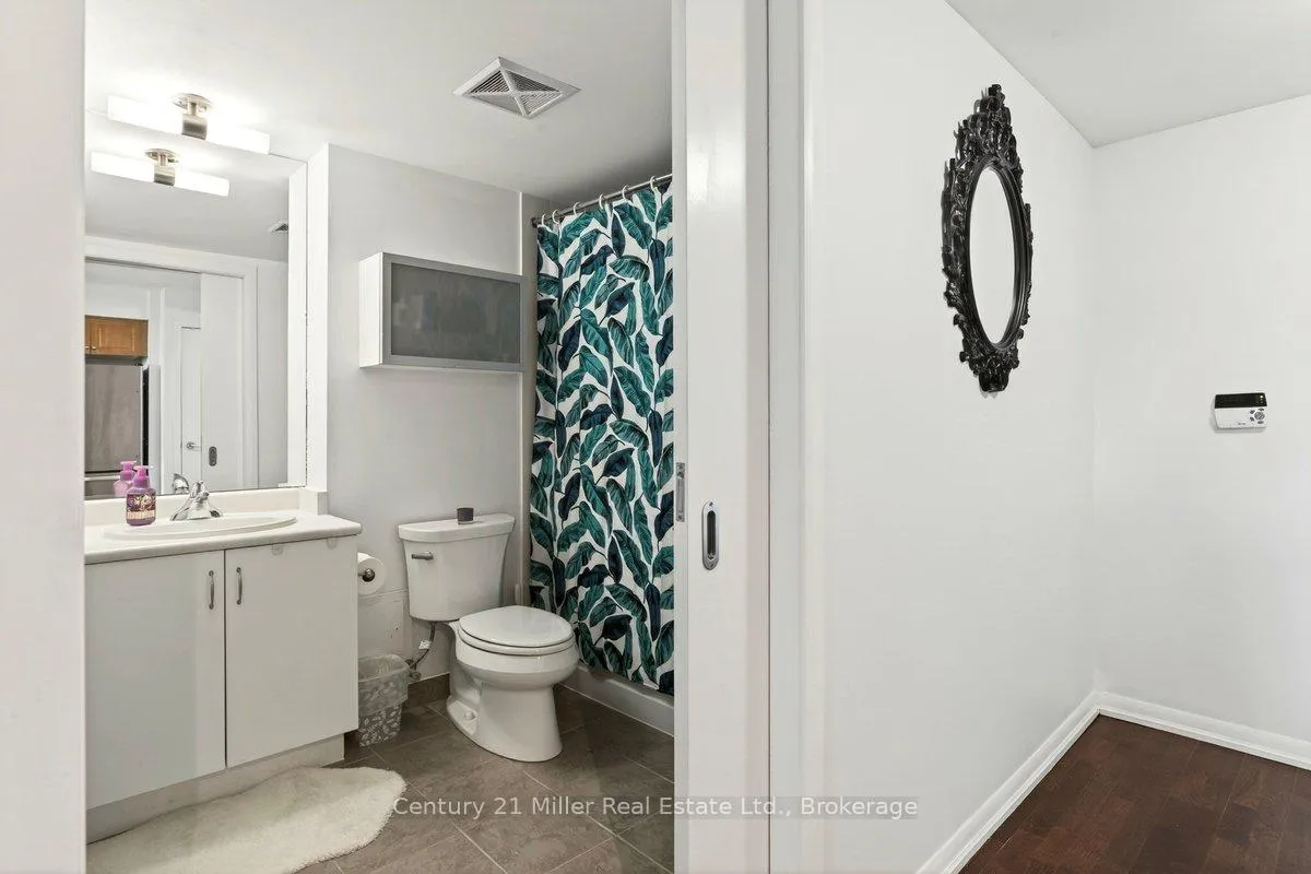 Photo 13 of Unit 562, 209 Fort York Boulevard, Toronto, Niagara — HOMEH