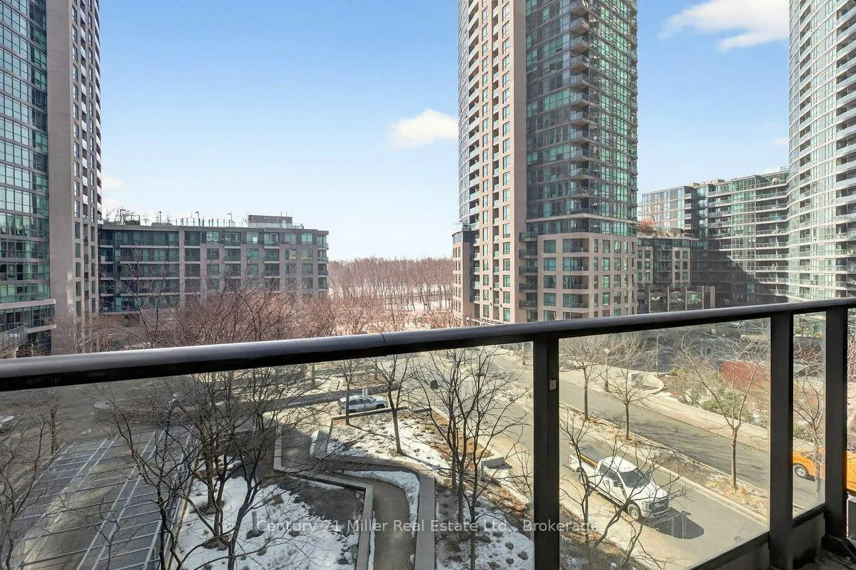 Photo 16 of Unit 562, 209 Fort York Boulevard, Toronto, Niagara — HOMEH
