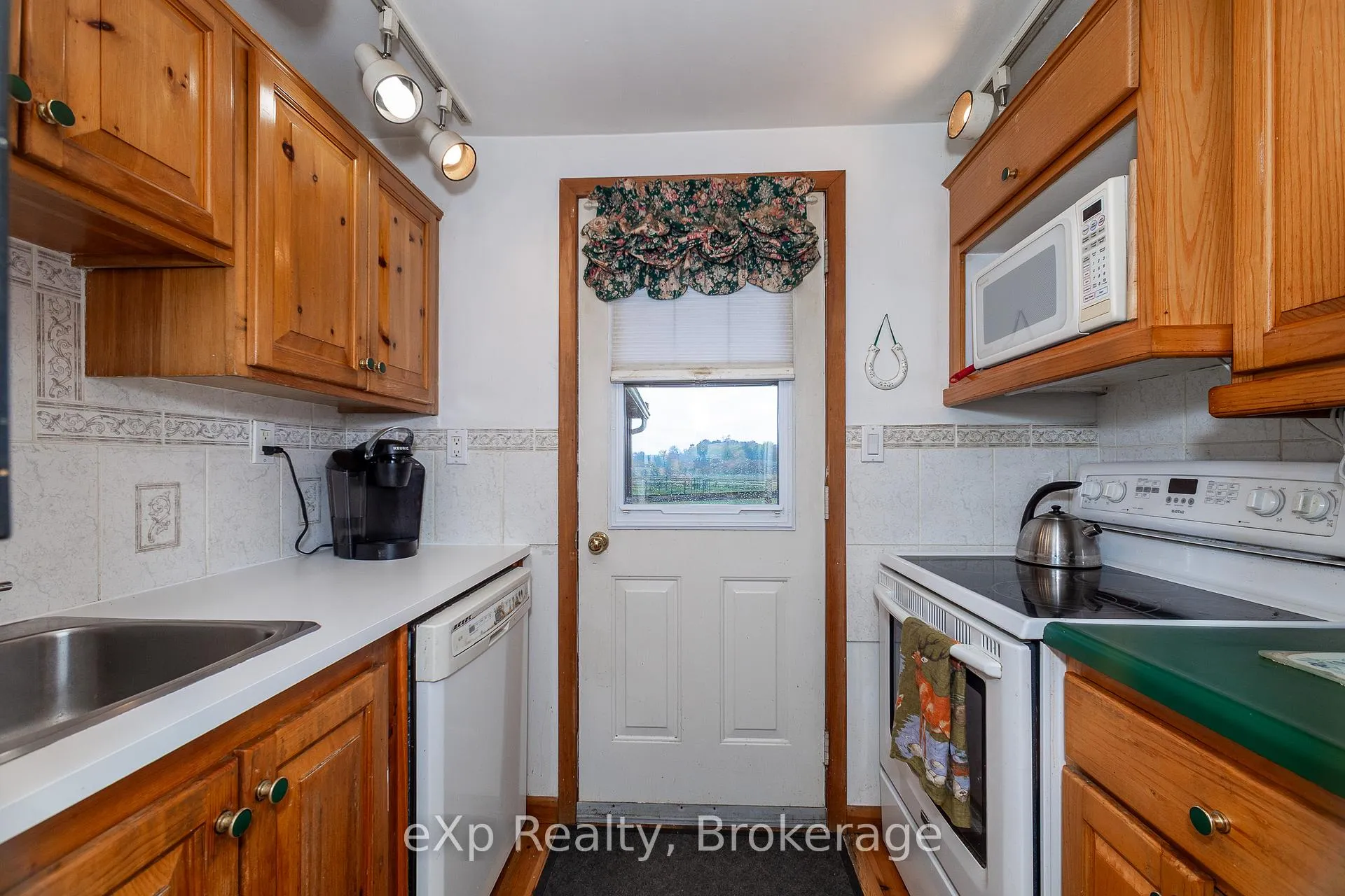 Photo 6 of 116826 Grey Road 3, Chatsworth — HOMEH