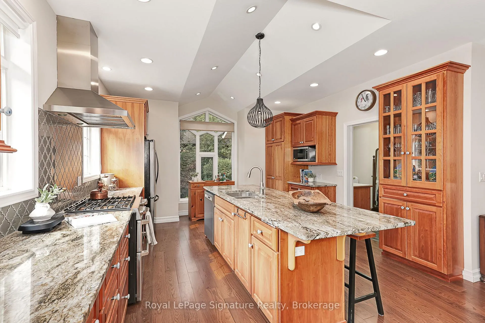 Photo 8 of 180 Russell Street E, Blue Mountains — HOMEH