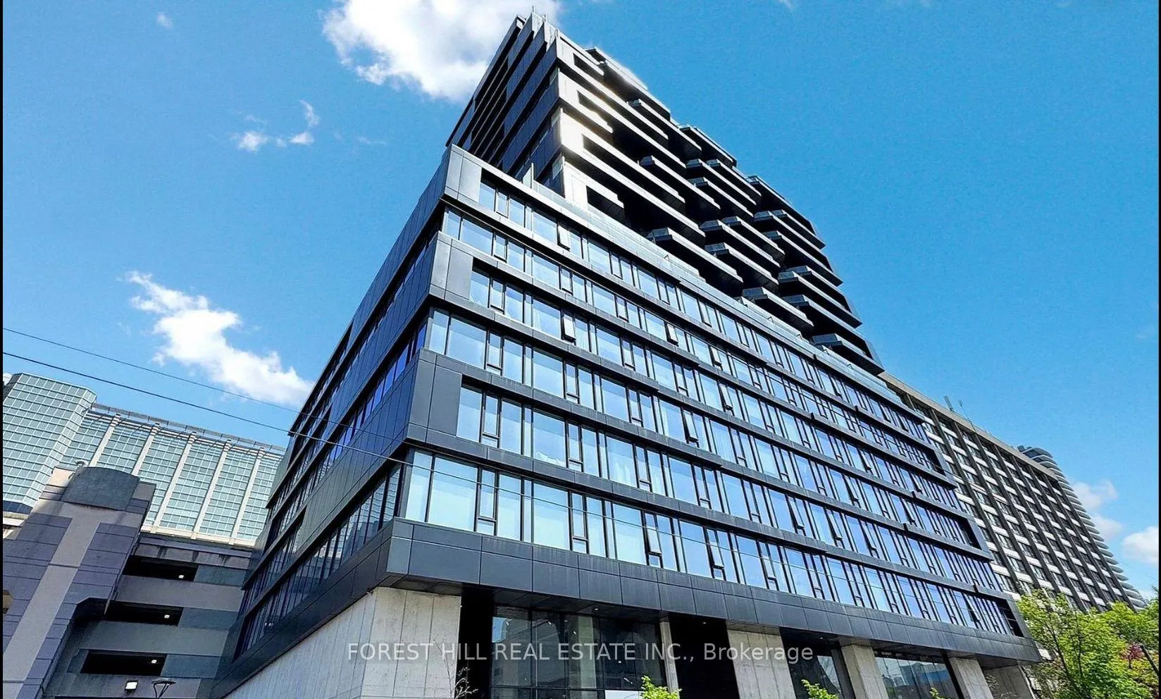 Front of Unit 1711, 195 Mccaul Street