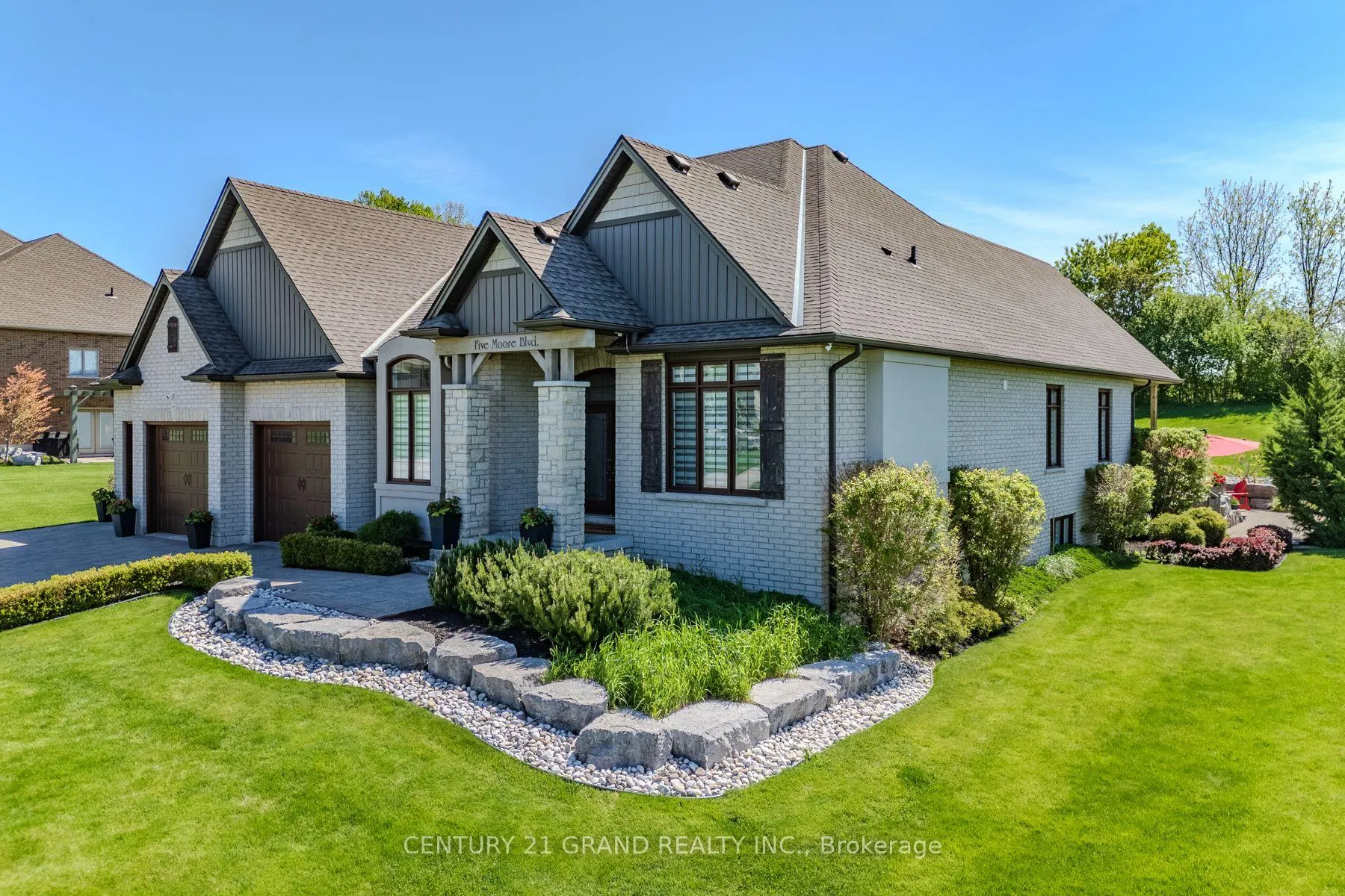 Photo 2 of 5 Moore Boulevard, Brantford, Empire South — HOMEH