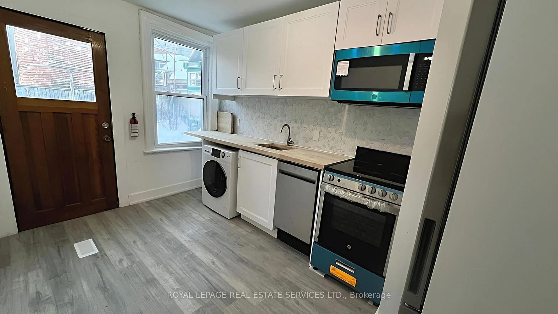 Photo 6 of Unit Main, 457 Queen Street E, Toronto, Moss Park — HOMEH