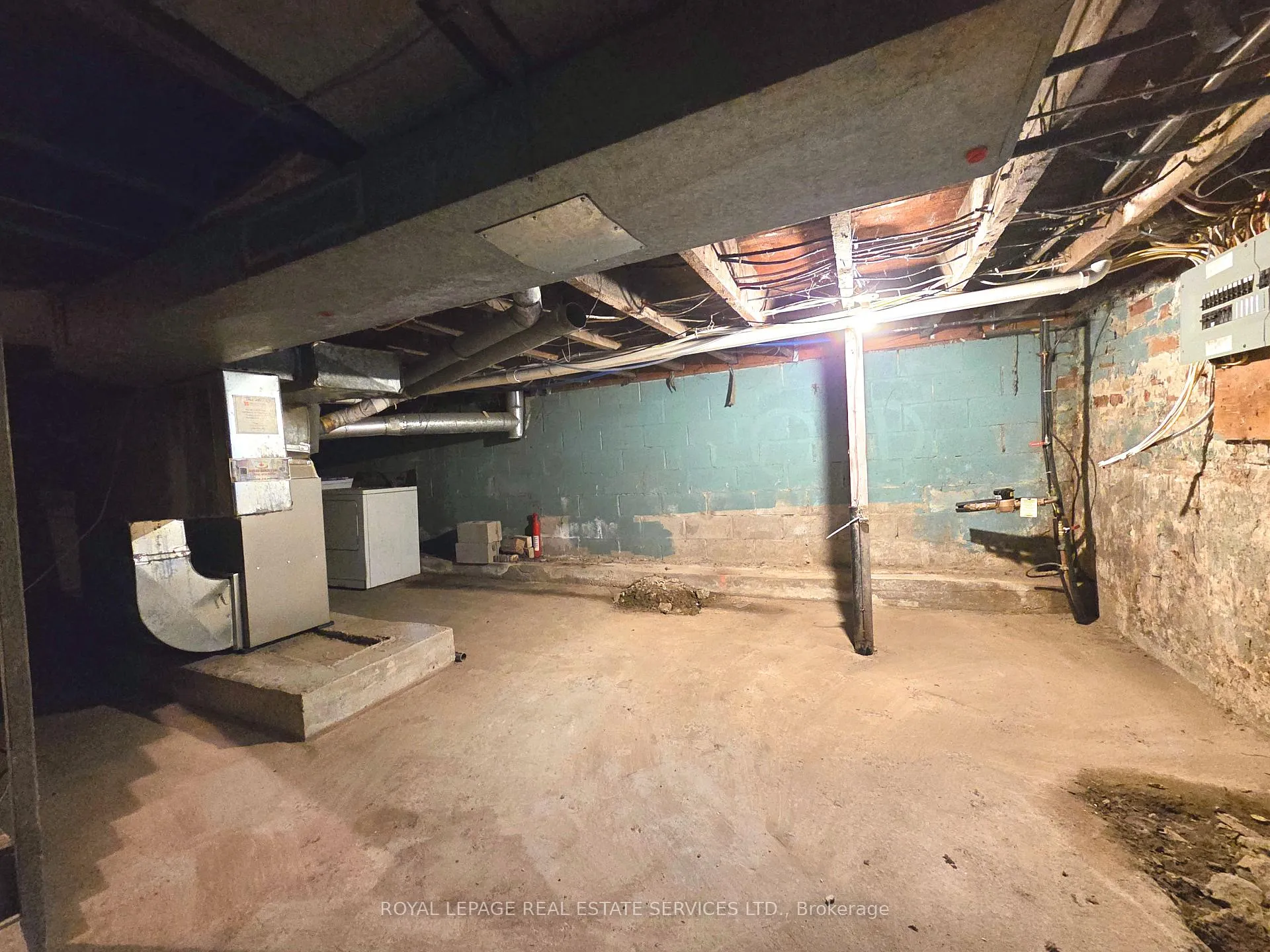 Photo 9 of Unit Main, 457 Queen Street E, Toronto, Moss Park — HOMEH
