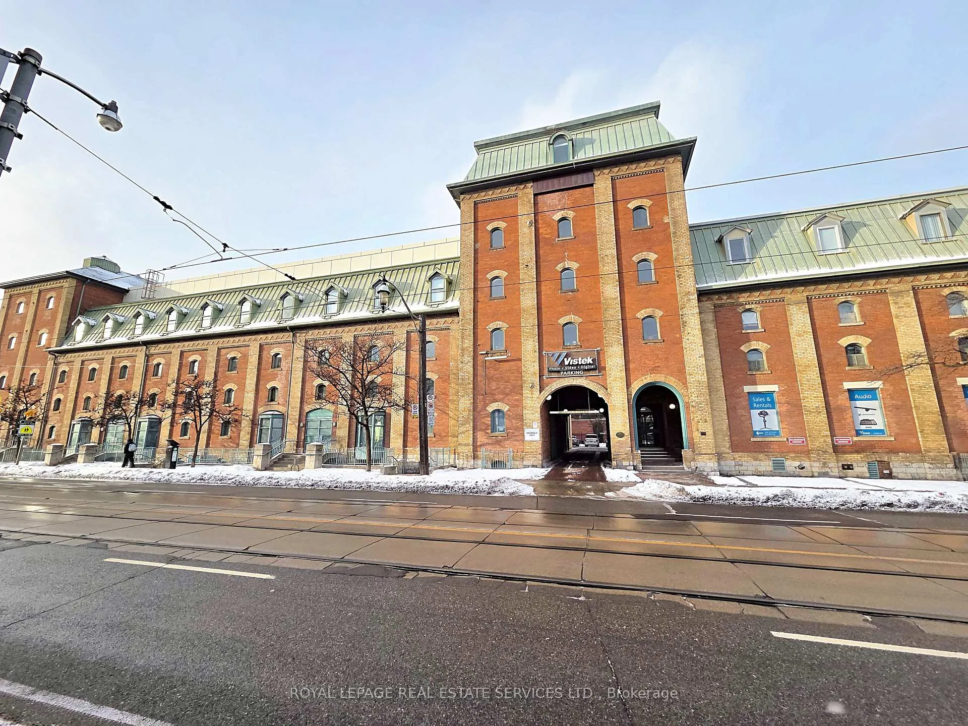 Photo 10 of Unit Main, 457 Queen Street E, Toronto, Moss Park — HOMEH