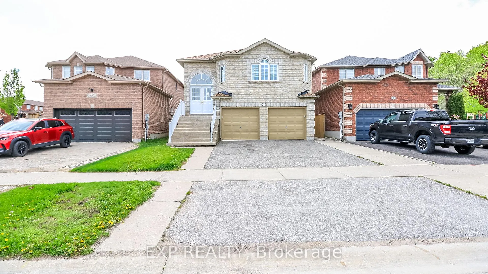 Photo 3 of 125 Jessica Drive, Barrie, Painswick South — HOMEH