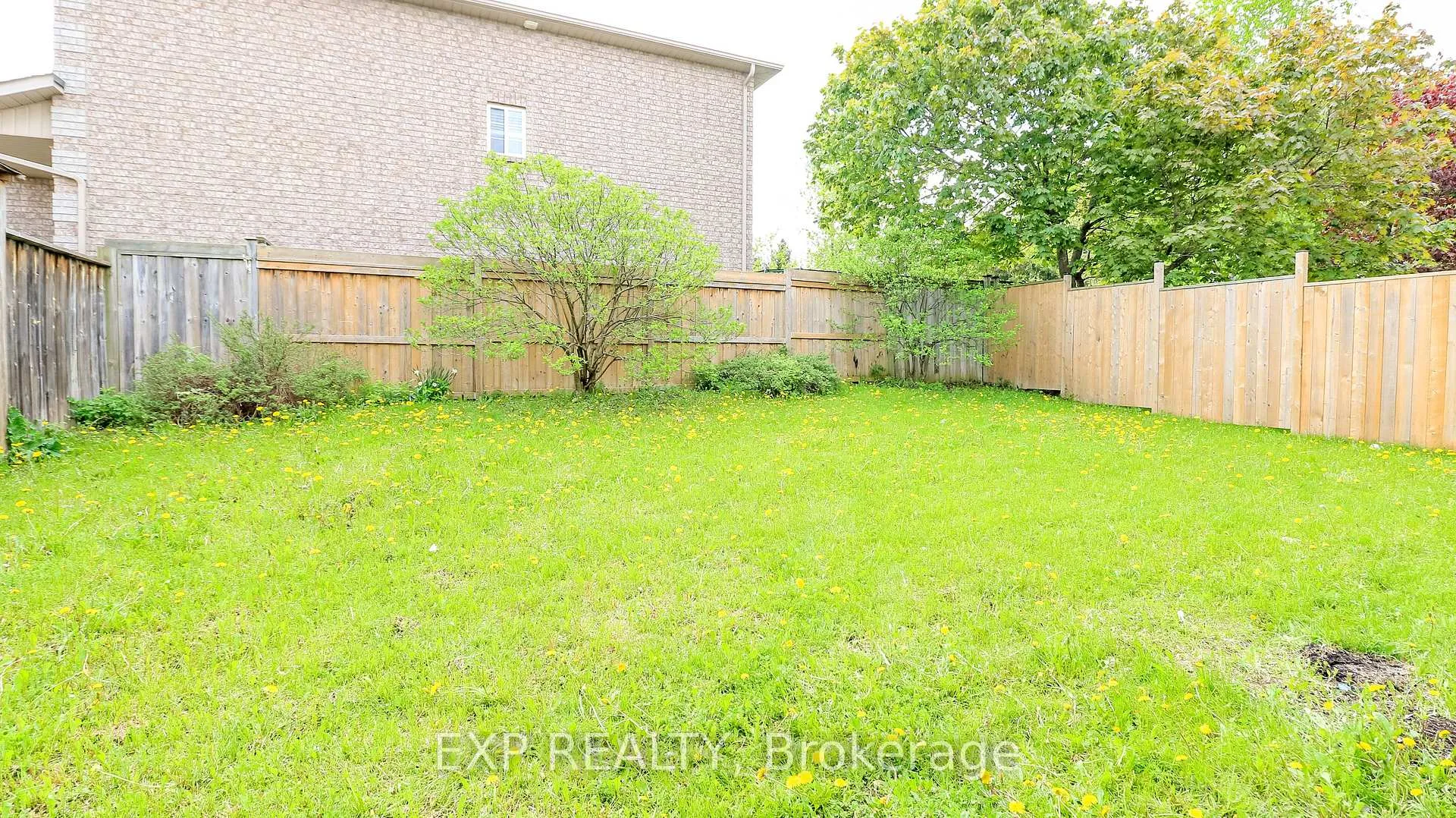 Photo 10 of 125 Jessica Drive, Barrie, Painswick South — HOMEH