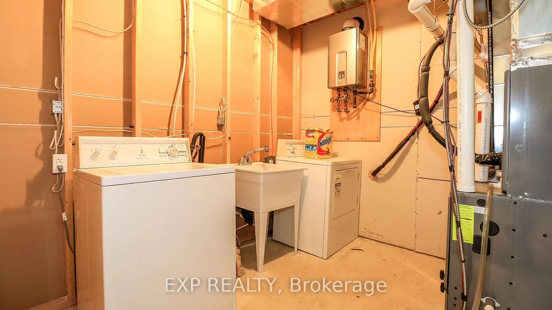 Photo 16 of 125 Jessica Drive, Barrie, Painswick South — HOMEH