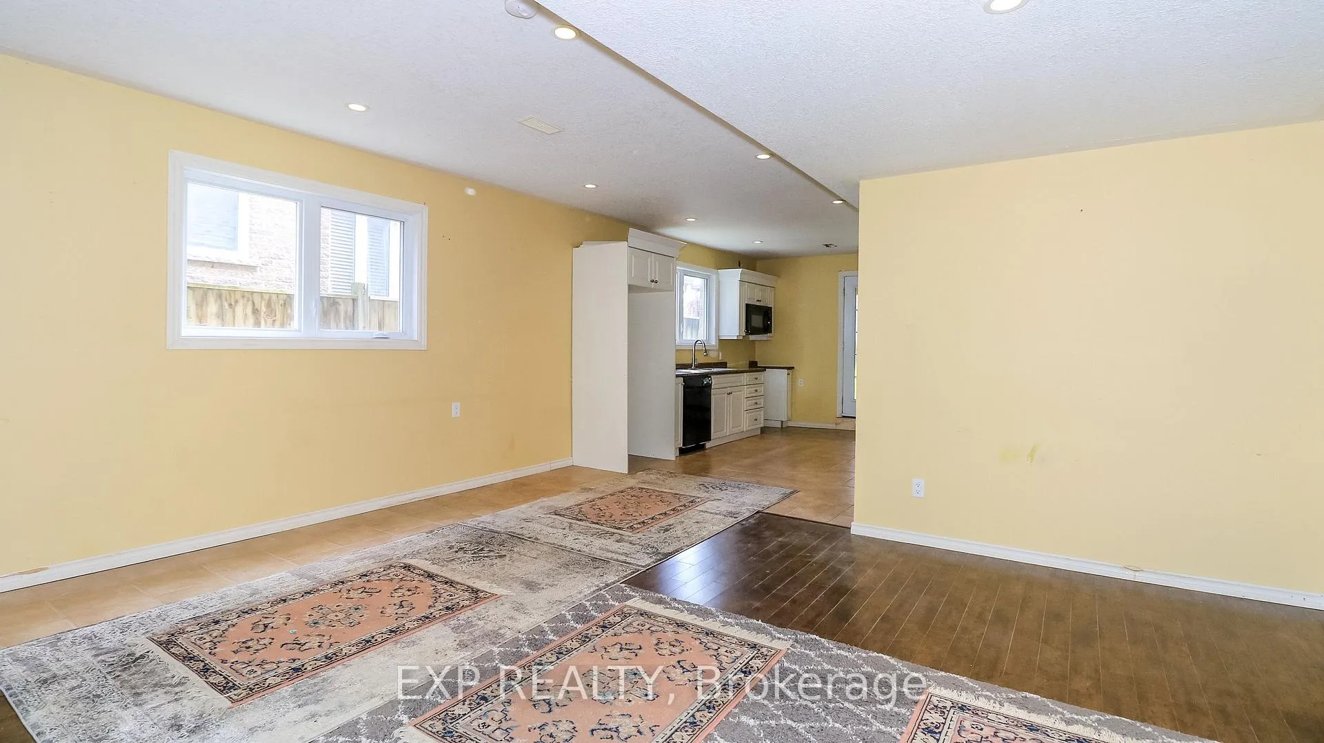 Photo 24 of 125 Jessica Drive, Barrie, Painswick South — HOMEH