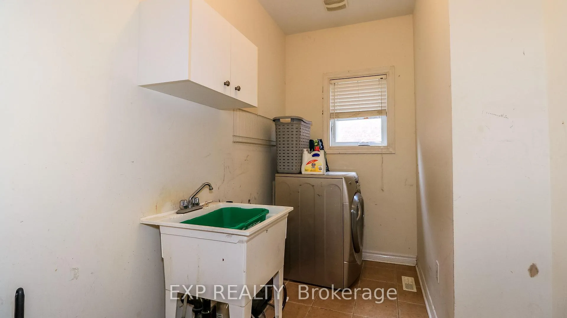 Photo 38 of 125 Jessica Drive, Barrie, Painswick South — HOMEH