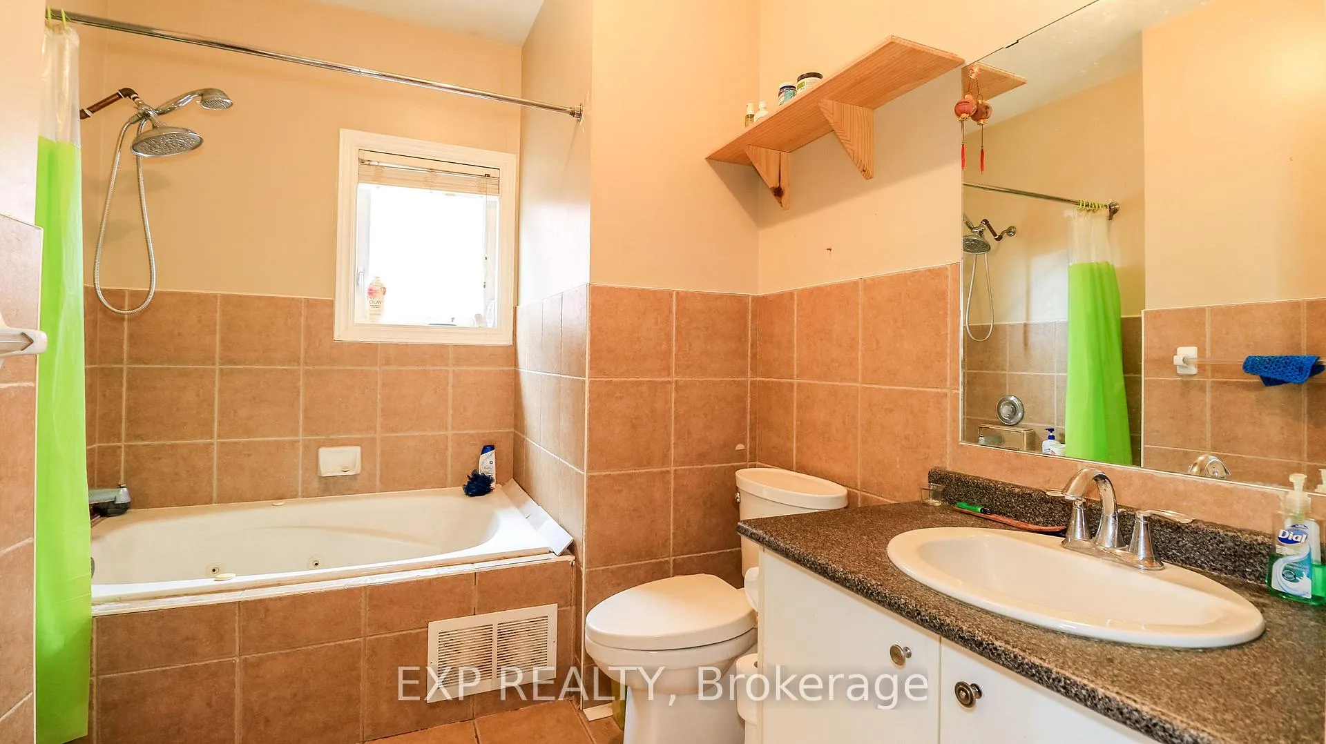 Photo 39 of 125 Jessica Drive, Barrie, Painswick South — HOMEH